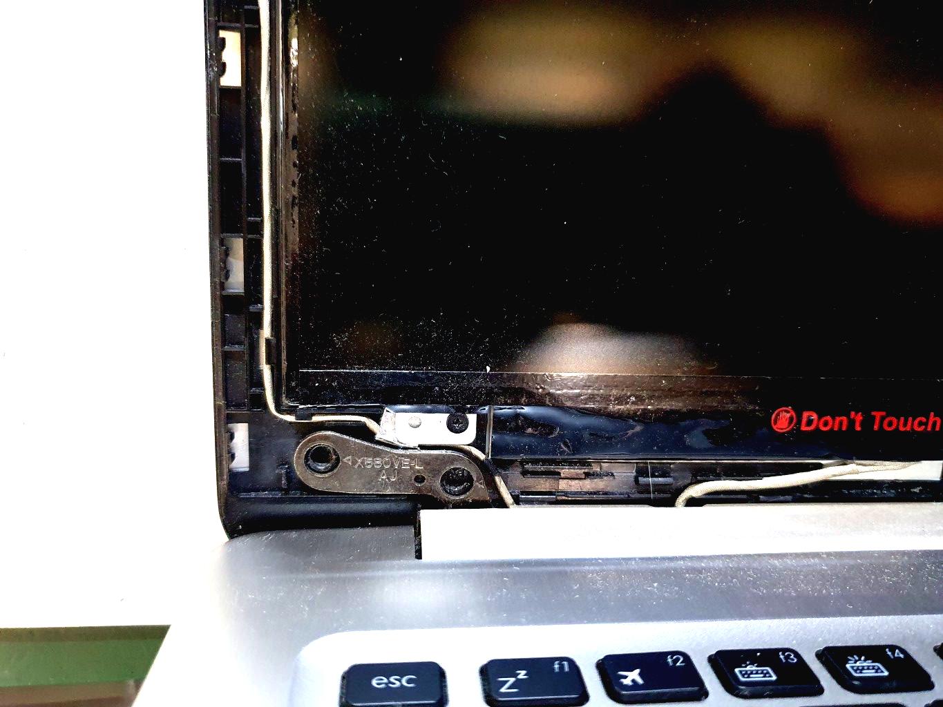 Laptop Hinge Broken Can it be repaired?