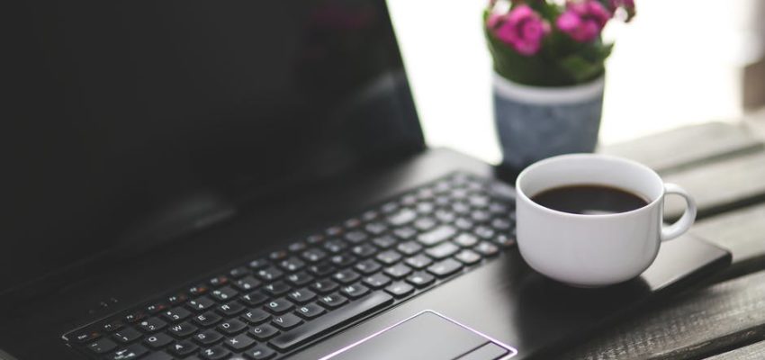 7 Bad Habits That Will Shorten Your Laptop Usage Lifespan