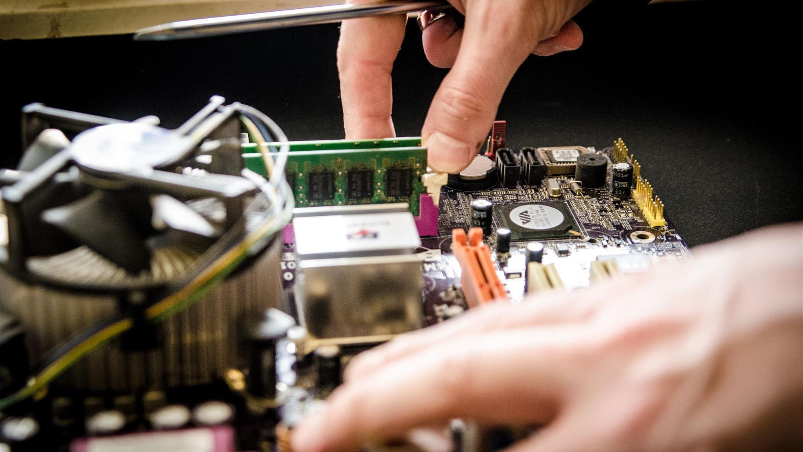 Don’t Wait! Get Professional Computer Repair for These Device Symptoms