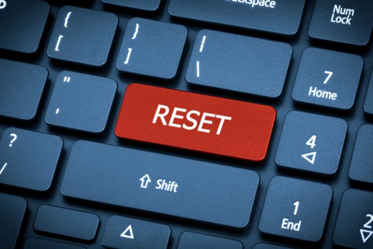 reformatting laptops and Windows operating systems, backup data, encrypting SSDs, creating USB recovery drives, and troubleshooting reformat issues.